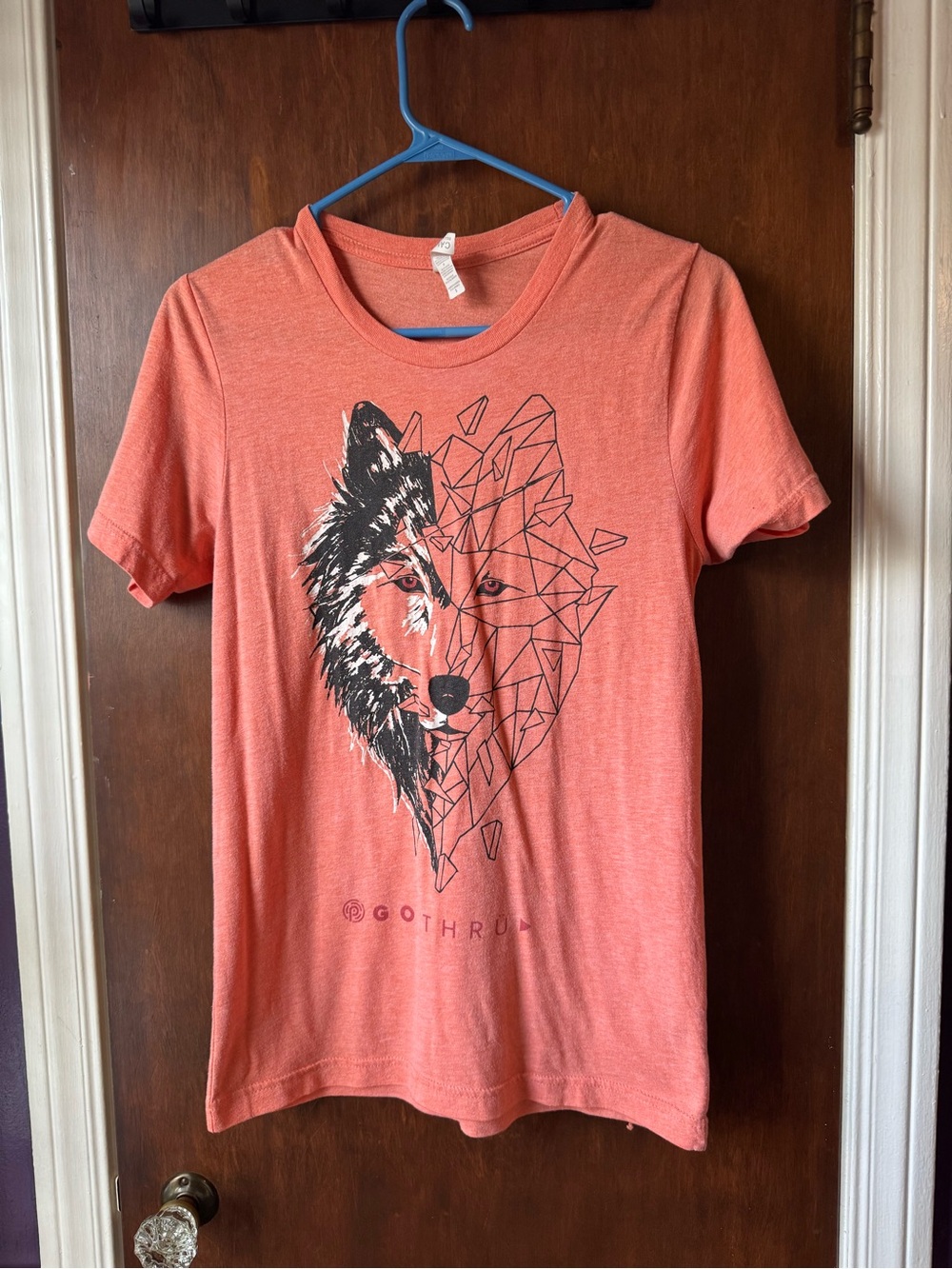 Women’s Coral Graphic Wolf T‑Shirt